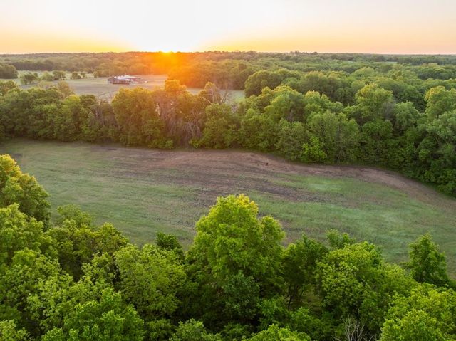 40801 E Route B Road, Creighton, MO 64739