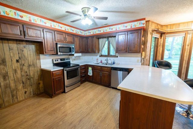 40801 E Route B Road, Creighton, MO 64739