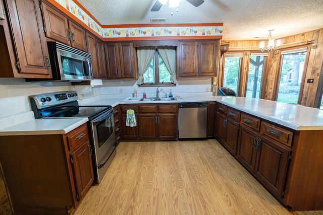 40801 E Route B Road, Creighton, MO 64739