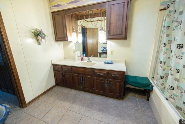 40801 E Route B Road, Creighton, MO 64739
