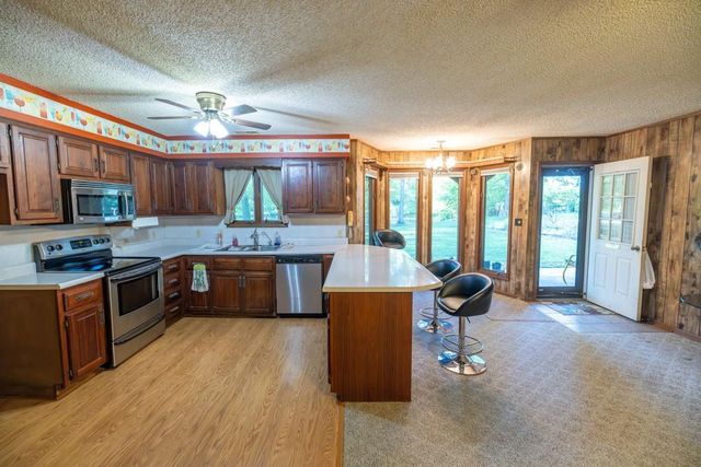 40801 E Route B Road, Creighton, MO 64739