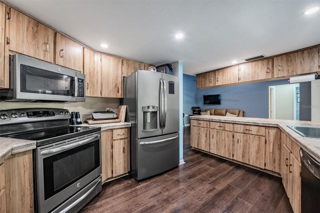 9020 TOURNAMENT DRIVE, Hudson, FL 34667