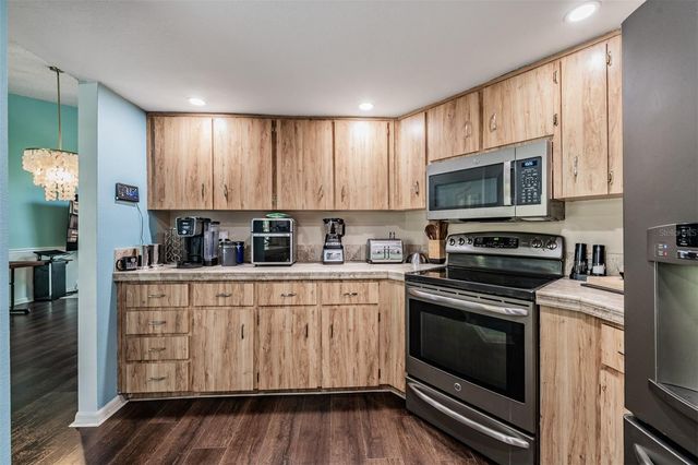 9020 TOURNAMENT DRIVE, Hudson, FL 34667