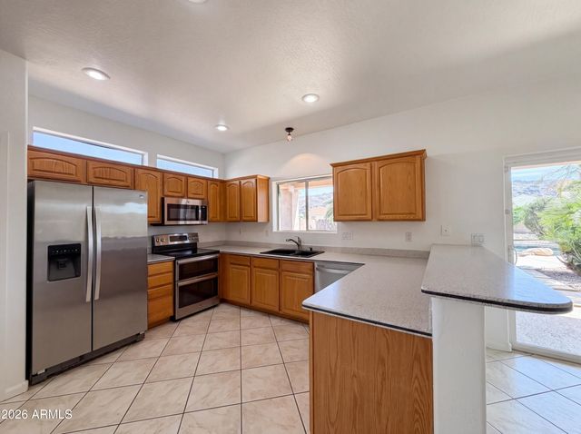 1519 E DESERT Lane, Phoenix, AZ 85042