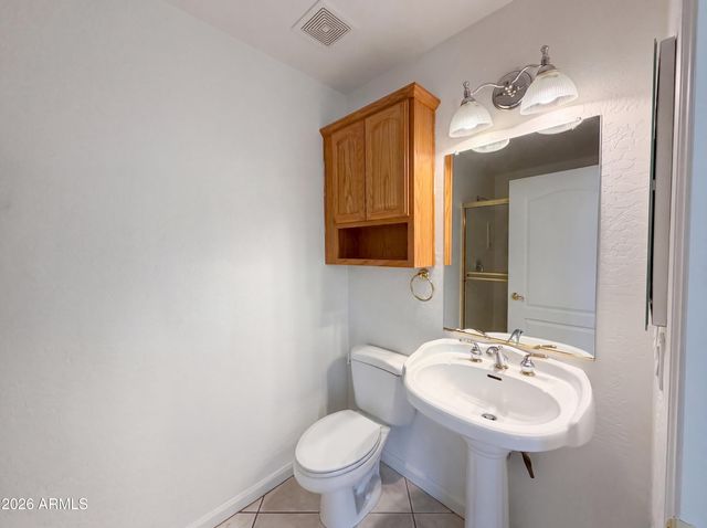 1519 E DESERT Lane, Phoenix, AZ 85042