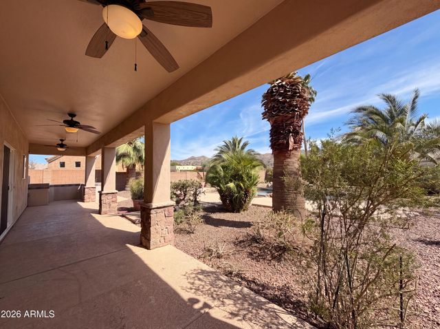 1519 E DESERT Lane, Phoenix, AZ 85042