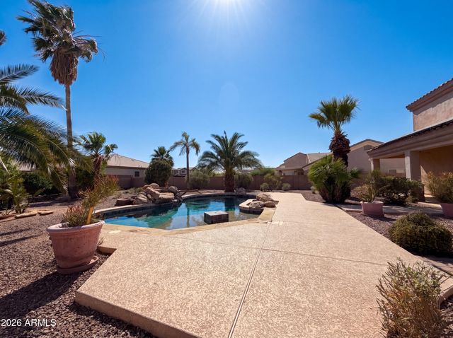 1519 E DESERT Lane, Phoenix, AZ 85042