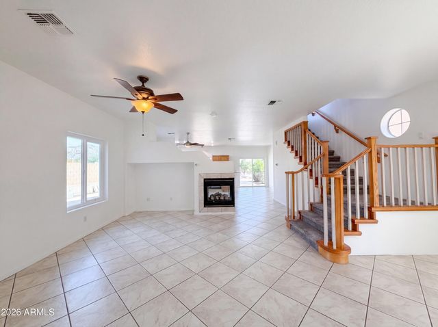 1519 E DESERT Lane, Phoenix, AZ 85042