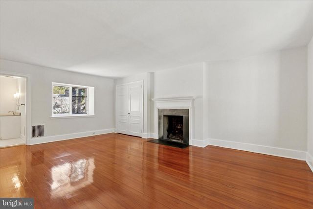 8011 NAVAJO ST, Philadelphia, PA 19118