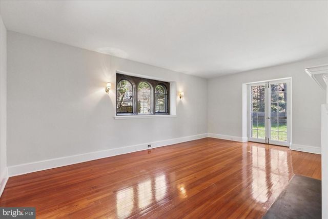 8011 NAVAJO ST, Philadelphia, PA 19118