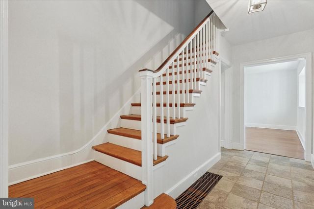 8011 NAVAJO ST, Philadelphia, PA 19118