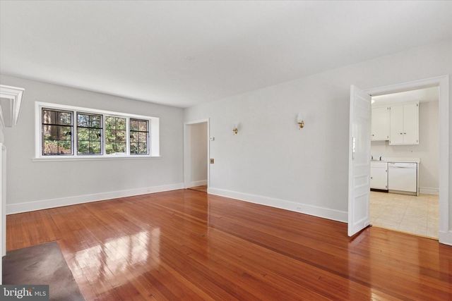 8011 NAVAJO ST, Philadelphia, PA 19118