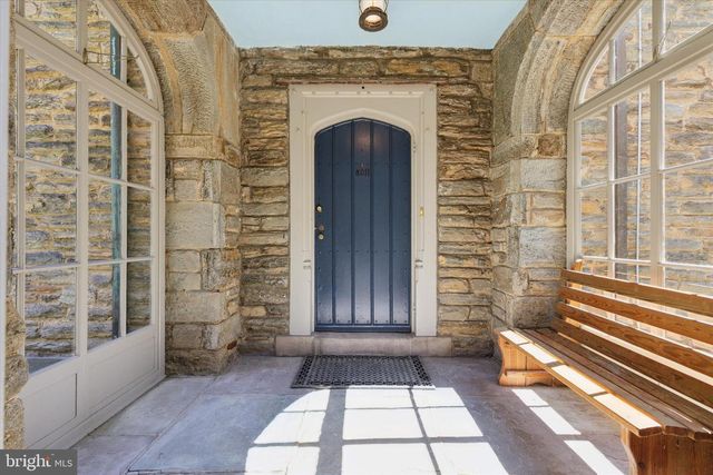 8011 NAVAJO ST, Philadelphia, PA 19118