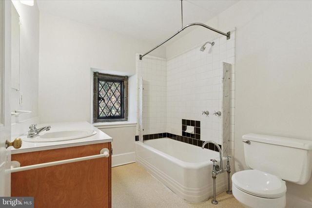 8011 NAVAJO ST, Philadelphia, PA 19118