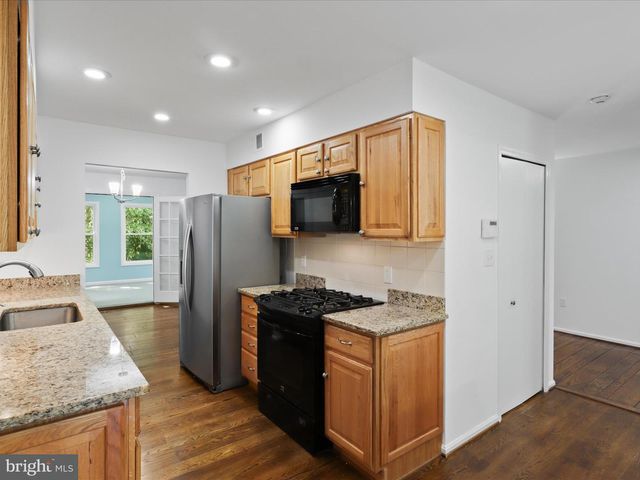5281 NAVAHO DR, Alexandria, VA 22312