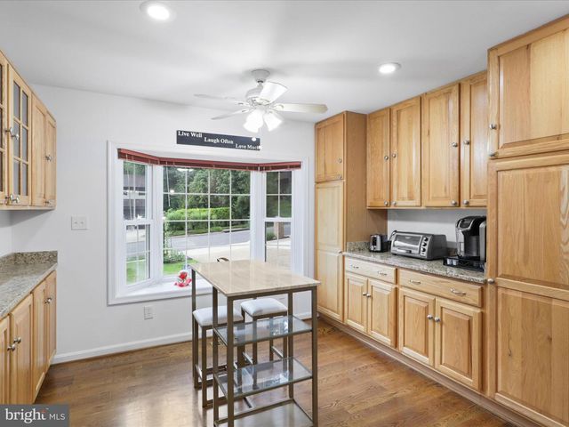 5281 NAVAHO DR, Alexandria, VA 22312