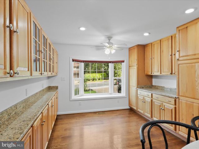 5281 NAVAHO DR, Alexandria, VA 22312
