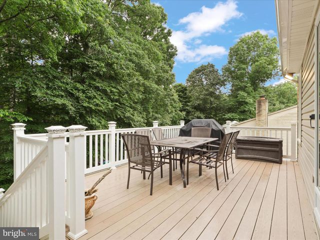 5281 NAVAHO DR, Alexandria, VA 22312