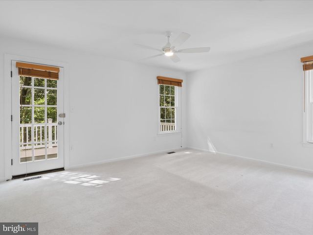 5281 NAVAHO DR, Alexandria, VA 22312