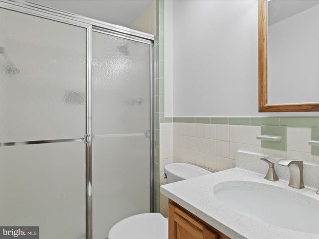 5281 NAVAHO DR, Alexandria, VA 22312