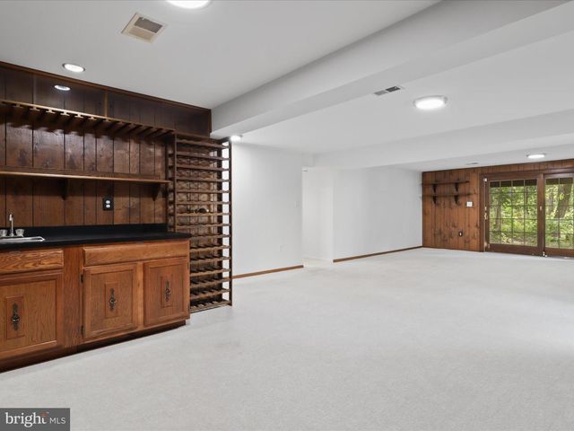 5281 NAVAHO DR, Alexandria, VA 22312