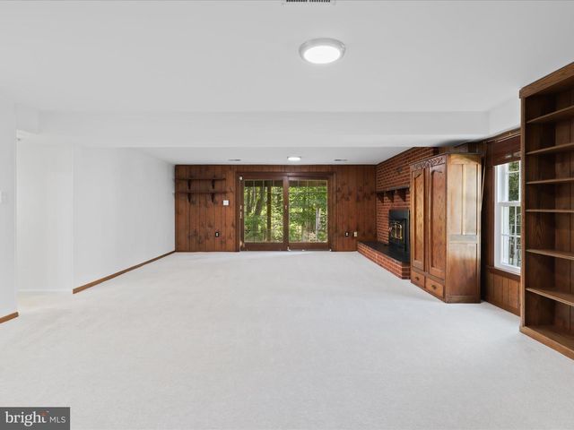 5281 NAVAHO DR, Alexandria, VA 22312