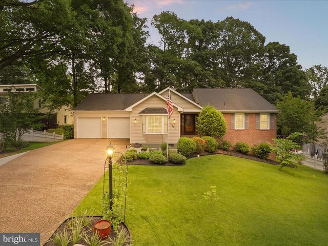 5281 NAVAHO DR, Alexandria, VA 22312