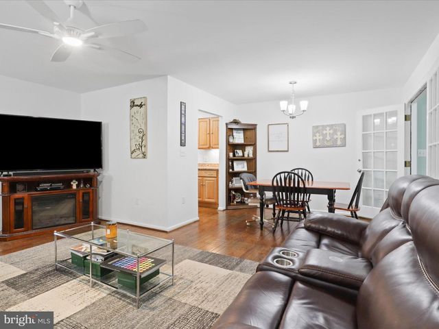 5281 NAVAHO DR, Alexandria, VA 22312
