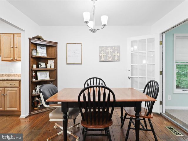 5281 NAVAHO DR, Alexandria, VA 22312
