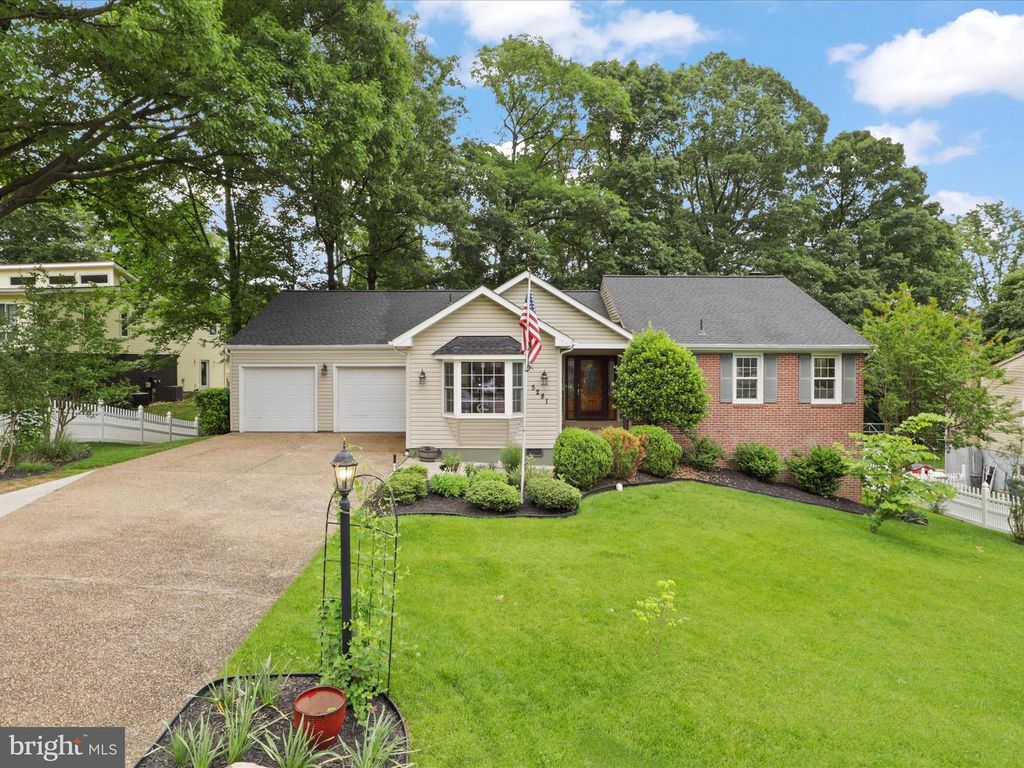 5281 NAVAHO DR, Alexandria, VA 22312