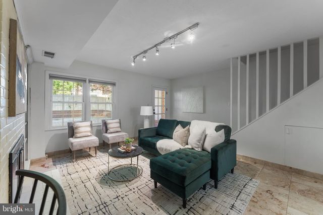 911 S LEE ST, Alexandria, VA 22314