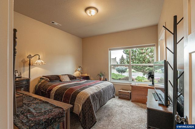 217 White Oak Wy, Shady Cove, OR 97539