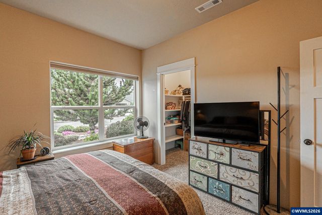 217 White Oak Wy, Shady Cove, OR 97539
