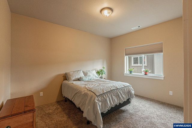 217 White Oak Wy, Shady Cove, OR 97539