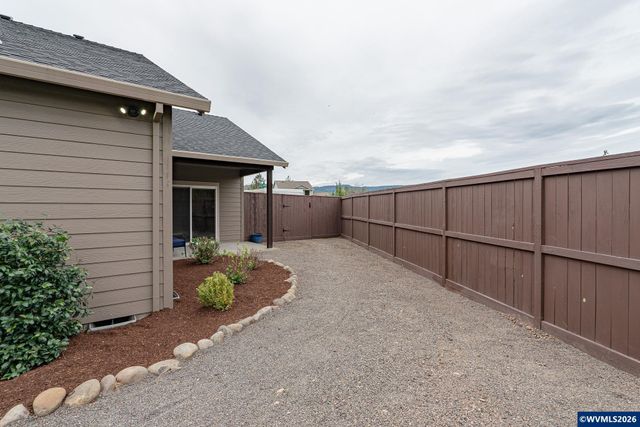 217 White Oak Wy, Shady Cove, OR 97539