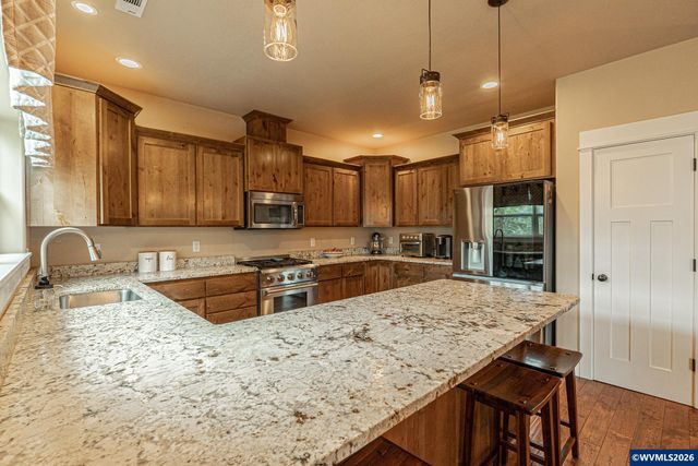 217 White Oak Wy, Shady Cove, OR 97539