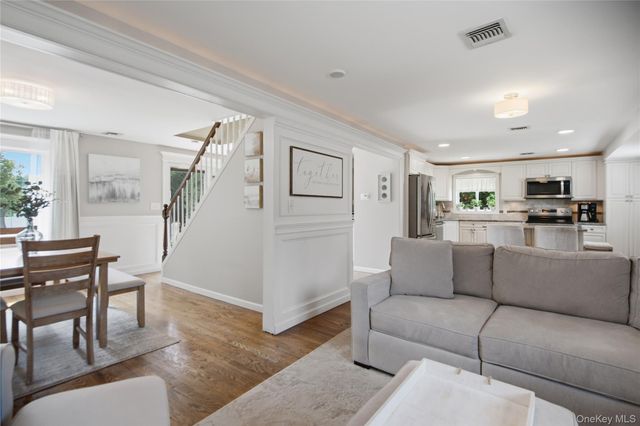 4 Acorn Street, Ronkonkoma, NY 11779