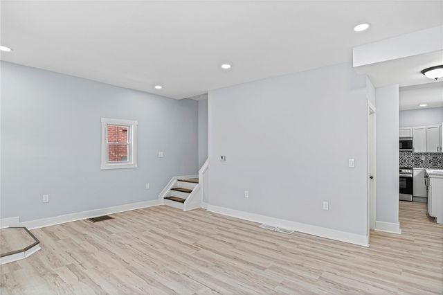 4239 Stanley St, Greenfield, PA 15207