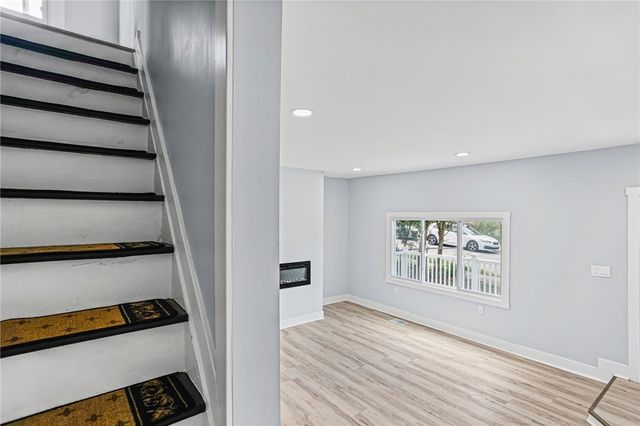 4239 Stanley St, Greenfield, PA 15207