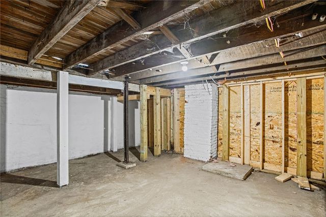 4239 Stanley St, Greenfield, PA 15207
