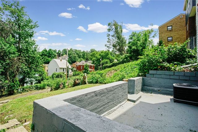 4239 Stanley St, Greenfield, PA 15207