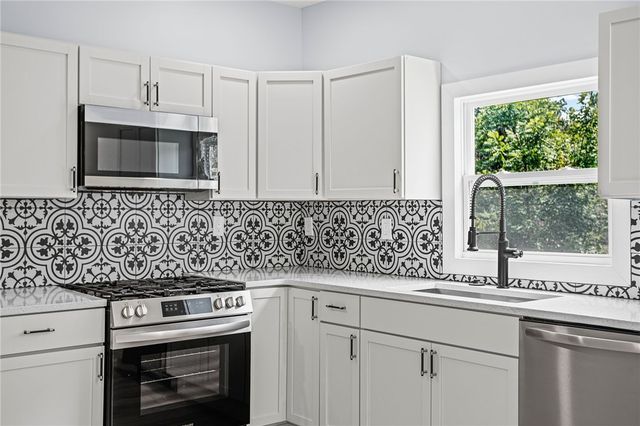 4239 Stanley St, Greenfield, PA 15207