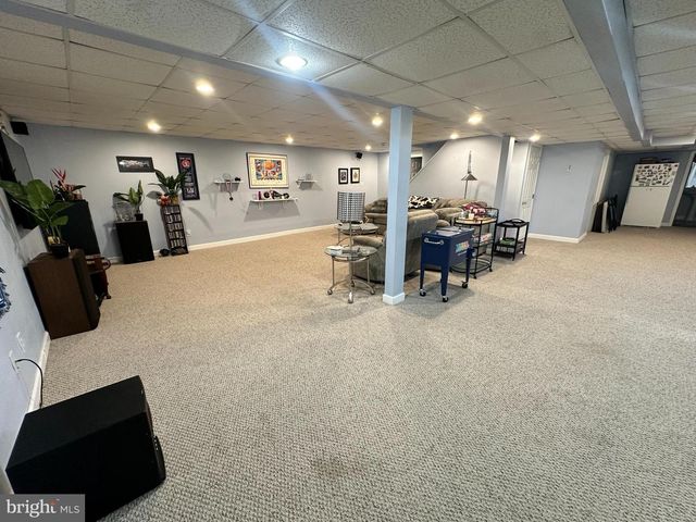 920 MORNINGDALE DR, Wilmington, DE 19810