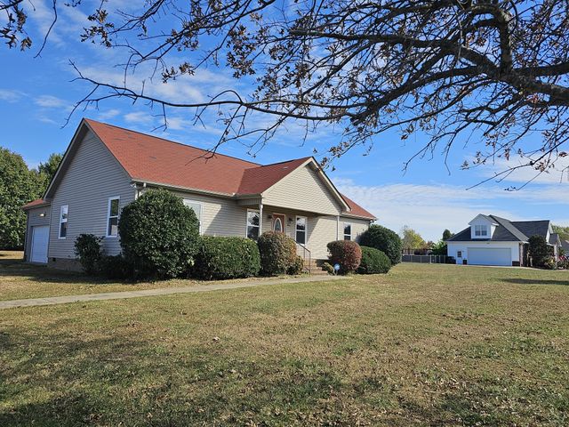 1994 Overland Dr, Chapel Hill, TN 37034