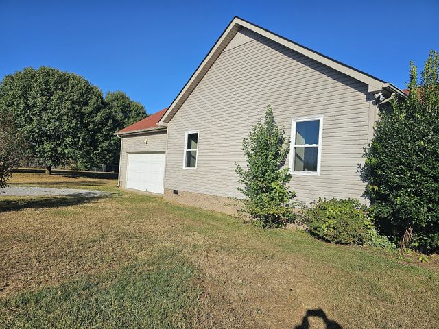 1994 Overland Dr, Chapel Hill, TN 37034