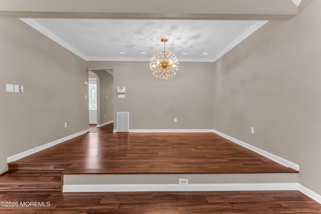 302 Cutty Court, Toms River, NJ 08753