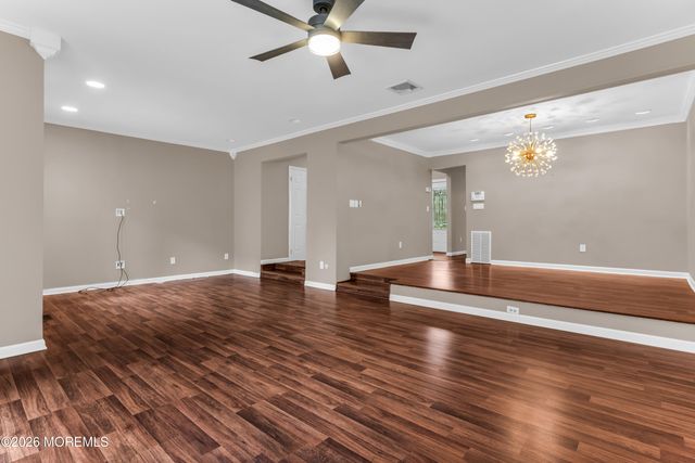 302 Cutty Court, Toms River, NJ 08753