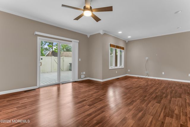 302 Cutty Court, Toms River, NJ 08753