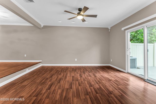 302 Cutty Court, Toms River, NJ 08753