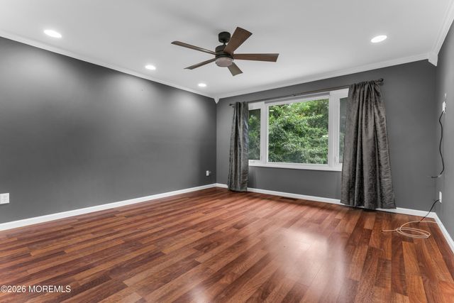 302 Cutty Court, Toms River, NJ 08753